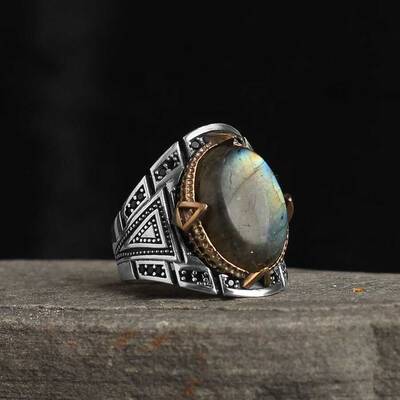 925 Sterling Silver Men's Ring with Labradorite Stone - 1